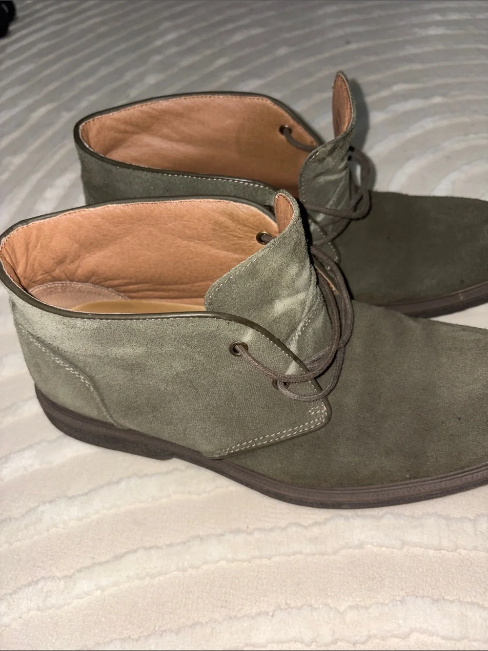 Bass Men's Olive Green Suede Chukka Boots